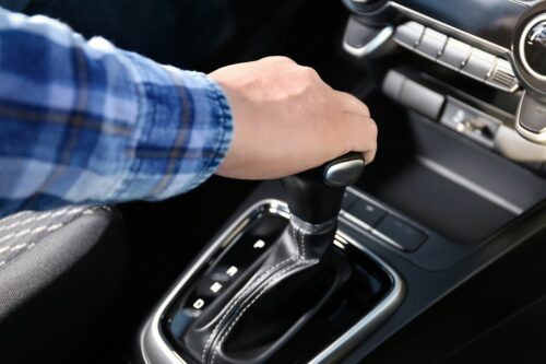 Wybierak skrzyni biegów – do czego służy i jak go zamontować?