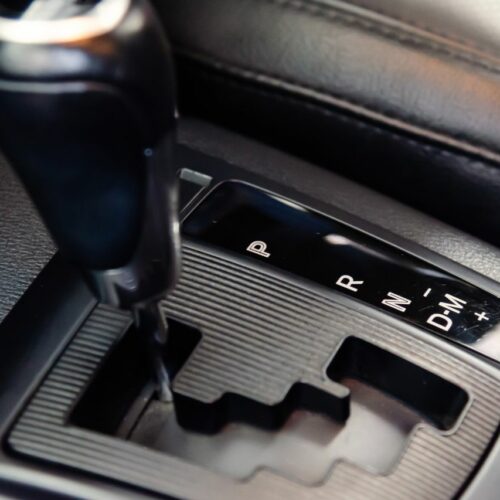 Samochód automat – jak jeździć autem z automatyczną skrzynią biegów?