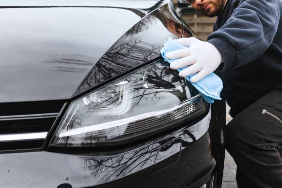 Czyszczenie reflektorów – popraw widoczność i estetykę auta